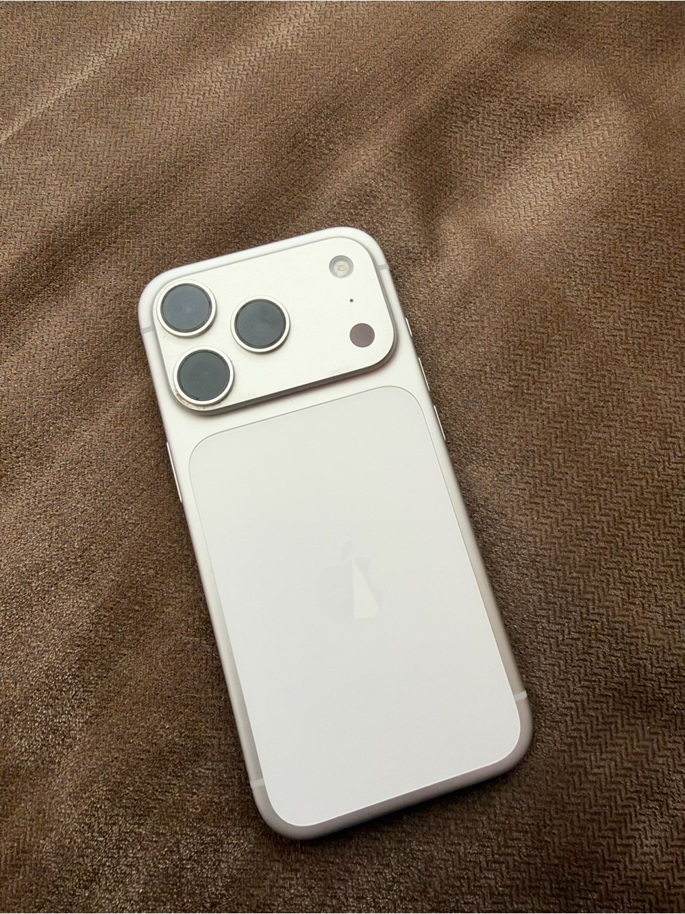IPhone 17 Pro - Picture 4 of 8